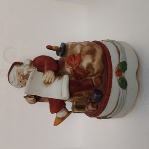 Santa Music Box plays "Jingle Bells"